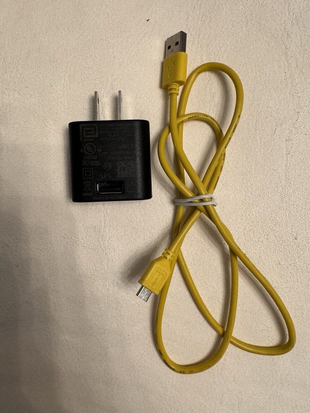Adapter Phihong Switching Power Supply Model: PSM03A-050Q-3 with USB Cable
